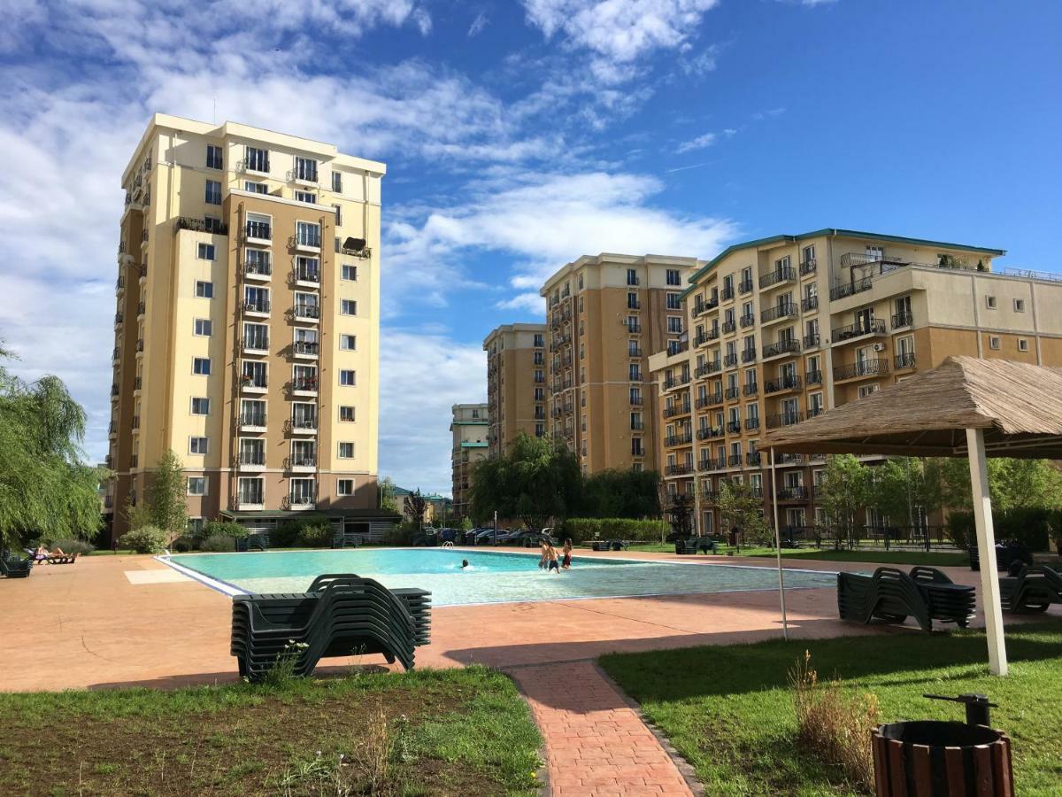 Luxury Apartment With Pool In North Bucharest Cretuleasca Ngoại thất bức ảnh