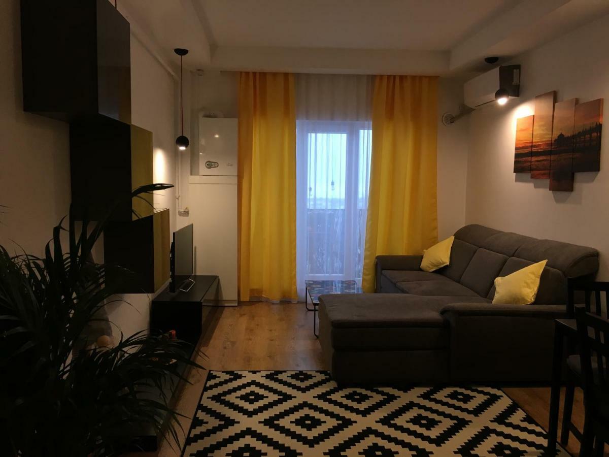 Luxury Apartment With Pool In North Bucharest Cretuleasca Ngoại thất bức ảnh