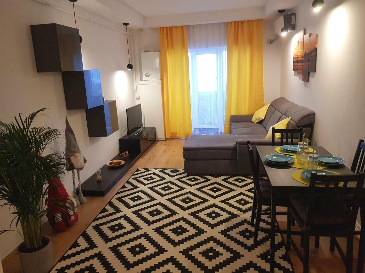 Luxury Apartment With Pool In North Bucharest Cretuleasca Ngoại thất bức ảnh